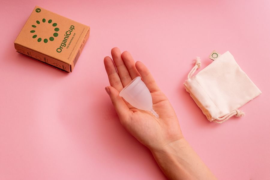 low carbon footprint menstrual cup applicator